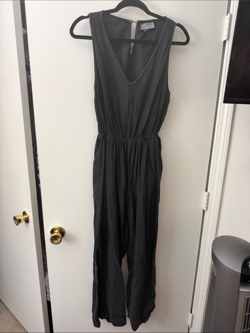 Universal Thread Black V-Neck Sleeveless Wide-Leg Jumpsuit